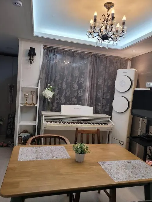 1990 Stay 2F Incheon Apartment